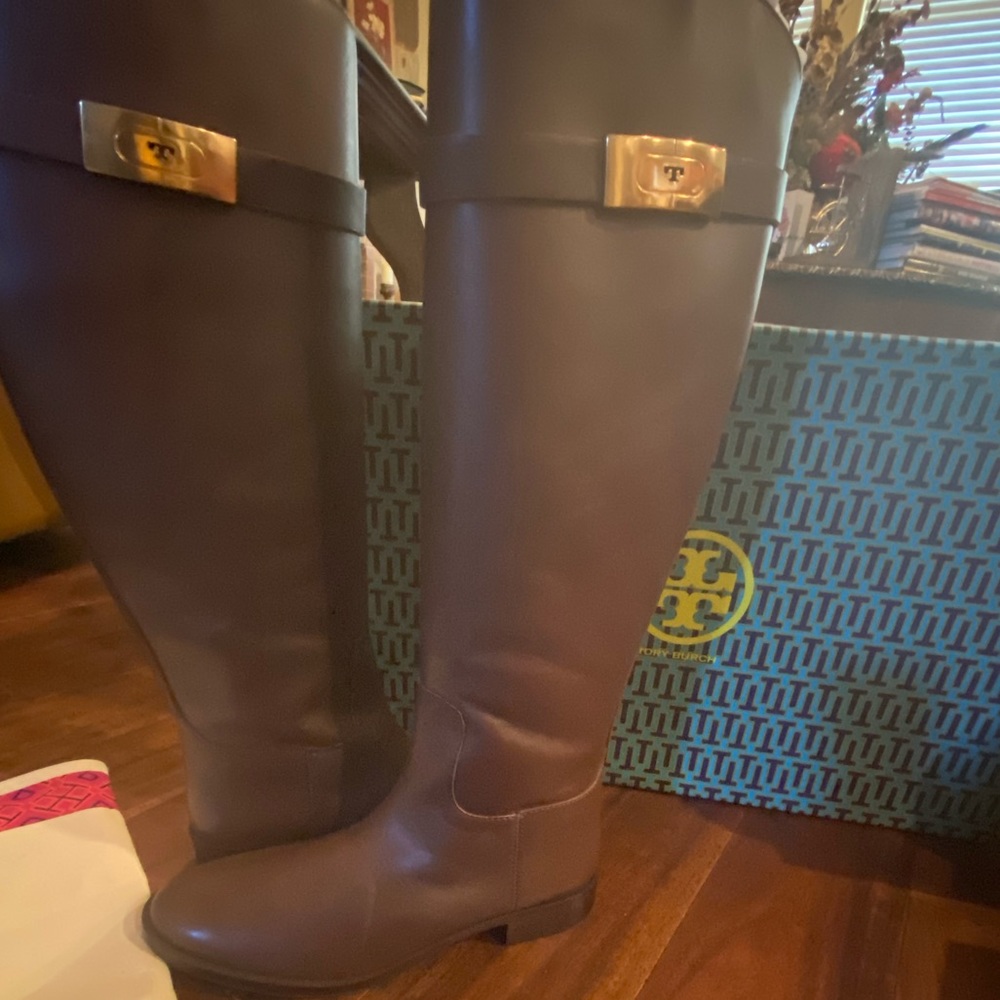 Tory Burch T HARDWARE RIDING BOOT - Picture 4 of 16
